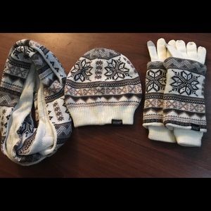 NWOT❄️WINTER APPAREL❄️